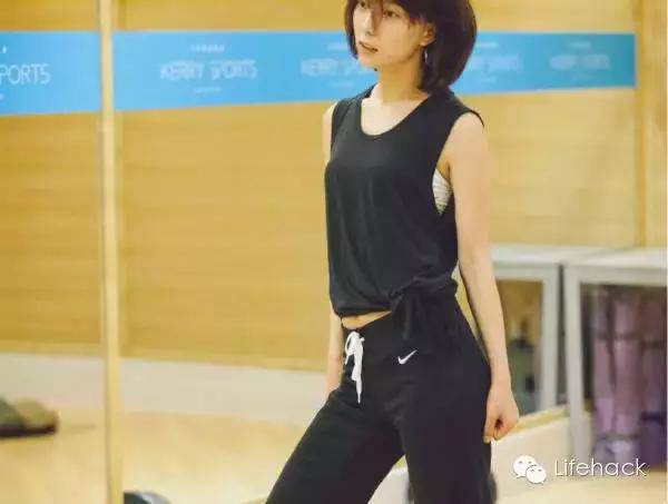 王珞丹曬性感腹肌照 最美馬甲線 王珞丹曬性感腹肌照 最美馬甲線