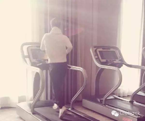 王珞丹曬性感腹肌照 最美馬甲線 王珞丹曬性感腹肌照 最美馬甲線