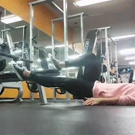 健身勵(lì)志！35歲保潔阿姨變性感女模