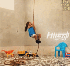 年僅4歲的“小姑涼”一身肌肉，競對(duì)父親下如此狠手！