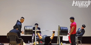 因蔑視施瓦辛格被人批評！不過他身材真壯，刷個綠漆就是綠巨人