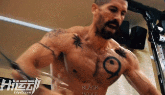 武打明星健身很霸道！占用他的器械，直接叫人滾開