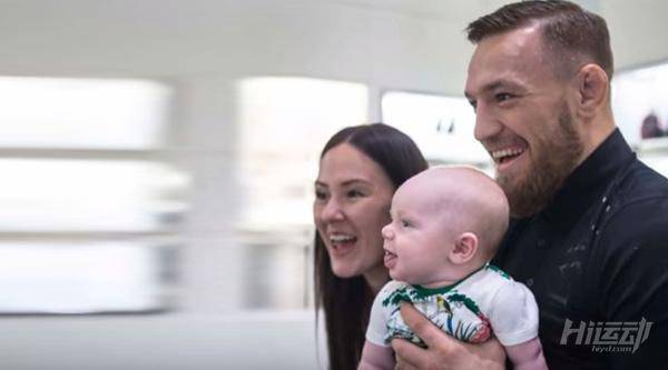 一個修理工靠女友養活幾年：苦練拳擊，冠軍金腰帶拿到手軟