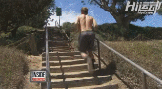 小巨人8歲臥推95公斤！每天600個俯臥撐，300次深蹲