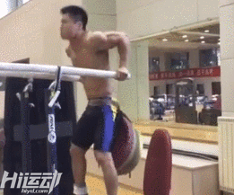 被國外媒體稱為“舉起世界的男人”！一次次刷新老外對力量的認知