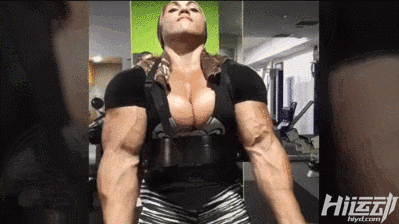 健身版的“朱莉”！91年妹子發(fā)現(xiàn)健身天賦后，練太大塊了！