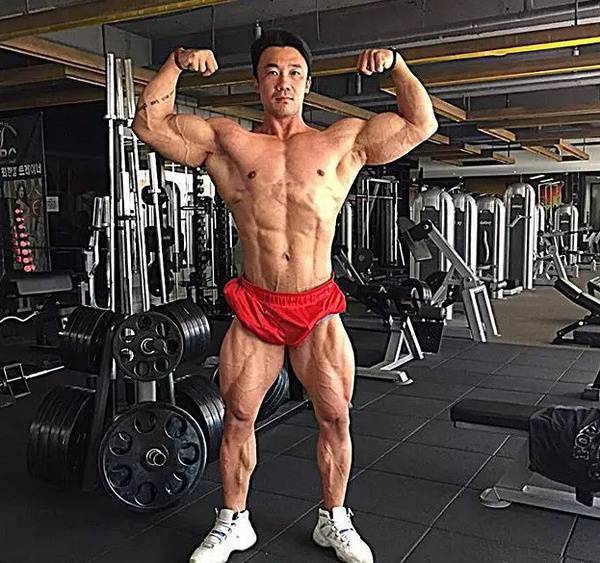 高顏值健身美女李藝琳的健身故事 高顏值健身美女李藝琳的健身故事