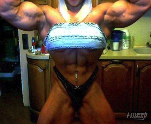 健身版的“朱莉”！91年妹子發(fā)現(xiàn)健身天賦后，練太大塊了！