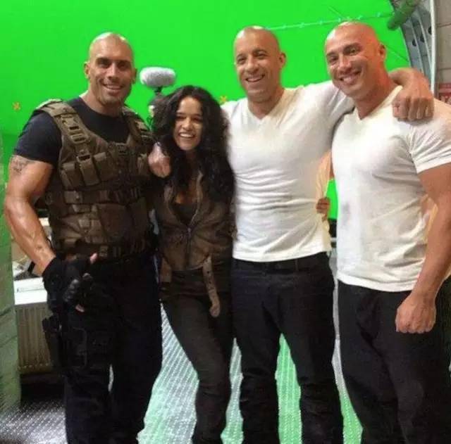 巨石強(qiáng)森電影替身 比強(qiáng)森更帥更壯