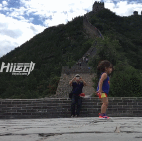 年僅4歲的“小姑涼”一身肌肉，競對(duì)父親下如此狠手！