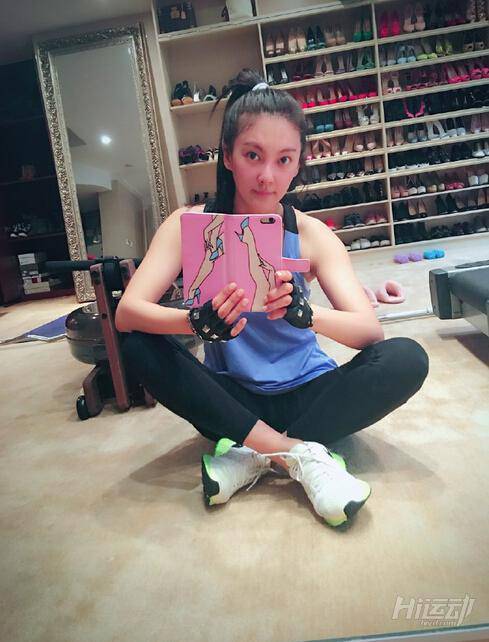 張雨綺曬健身照 大方秀出事業(yè)線