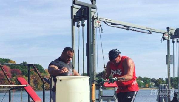 健身器械自己造：廢銅爛鐵加冰塊，冬季健身燥起來！