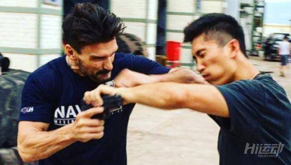 吳京的對(duì)手不簡單！50多歲這么能打，看他是如何健身的