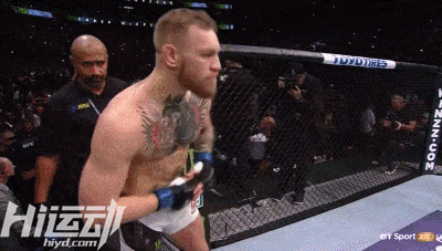 一個修理工靠女友養活幾年：苦練拳擊，冠軍金腰帶拿到手軟