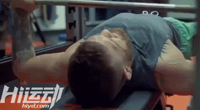 一個修理工靠女友養活幾年：苦練拳擊，冠軍金腰帶拿到手軟