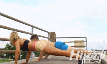 如果有女友，早就開始健身了！10個最虐狗的情侶動作