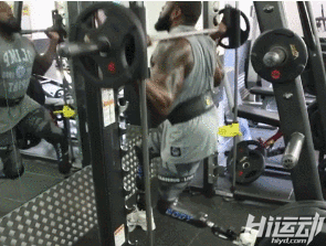 4歲失去雙腿，卻不滿足于假肢能站立！挑戰健身終成冠軍