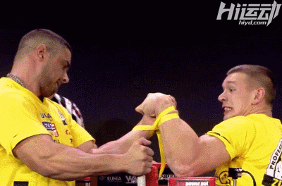 塊頭不大的扳手腕王者！小臂有45厘米粗