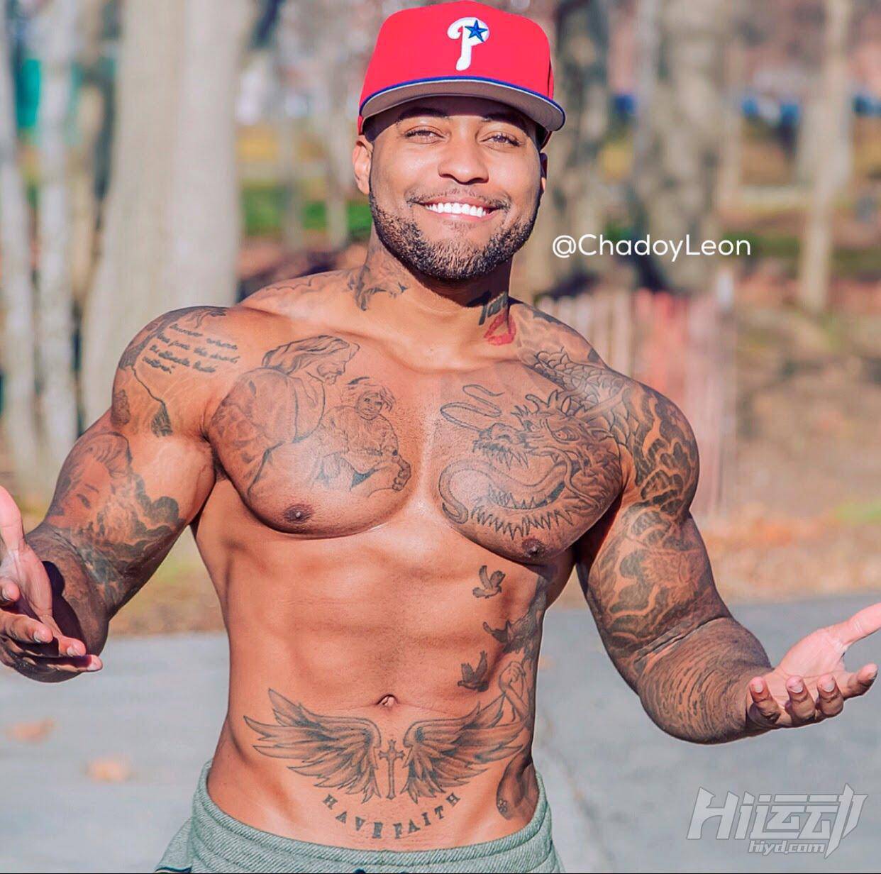 肌肉男的花式俯臥撐 你能挑戰(zhàn)幾個(gè)？