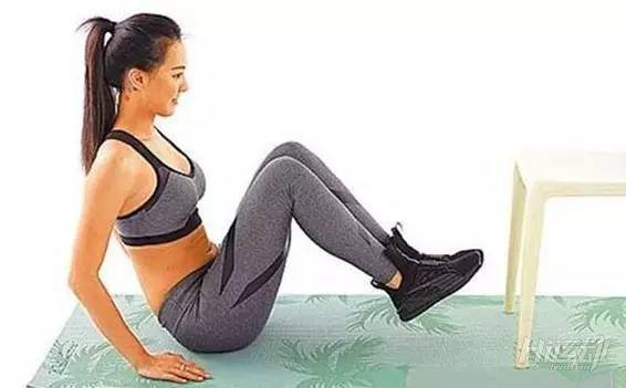 在家就能練 4個動作練出馬甲線翹臀