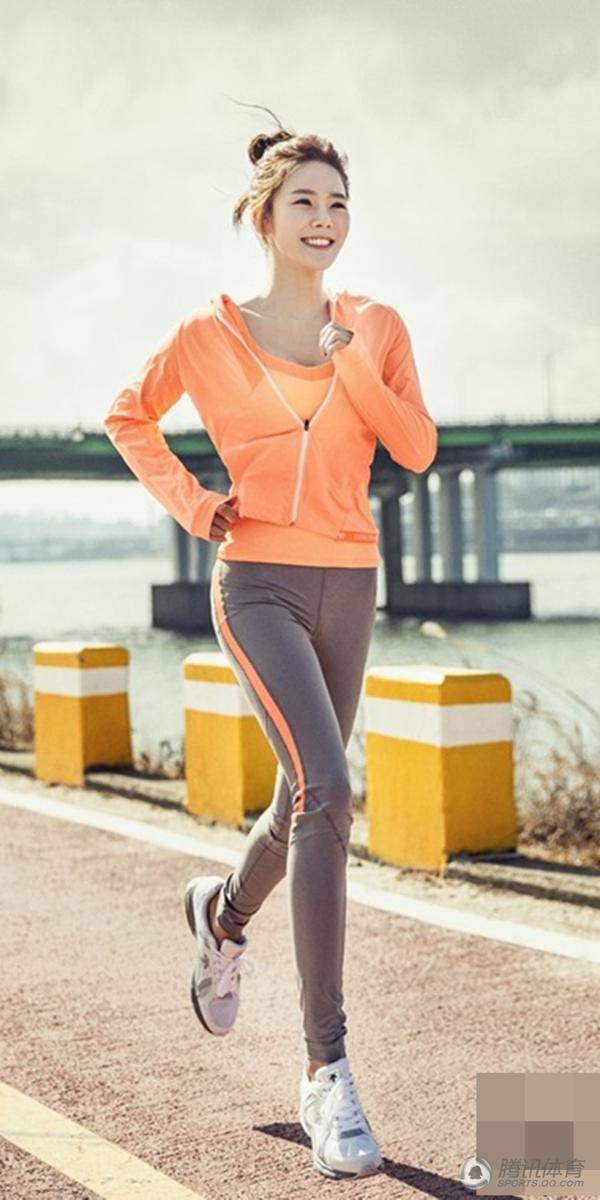 韓國女神李妍杜 練瑜伽大秀好身材