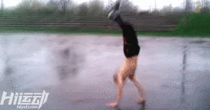 不用器械4年徒手健身！小伙從瘦“鵪鶉”到“肌霸”完美蛻變！