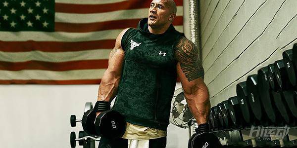 巨石強(qiáng)森女兒剛剛出生，竟然半夜又跑去健身房了