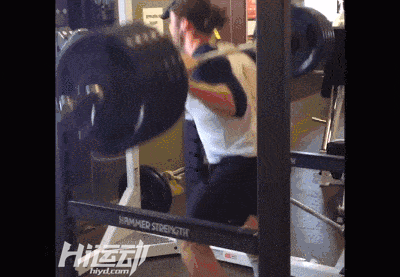 曾經是個菜鳥，直到他姐夫出現！小伙練成了少有的真空腹