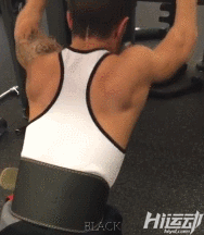 身高1米2卻夢想當消防員，付出百倍努力健身成小巨人