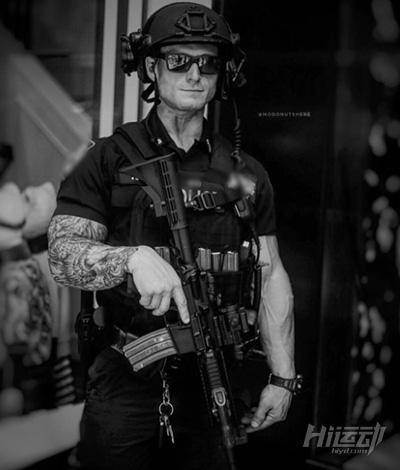 除配槍外，還得健身練出強壯身體！紐約警察是最危險的職業(yè)