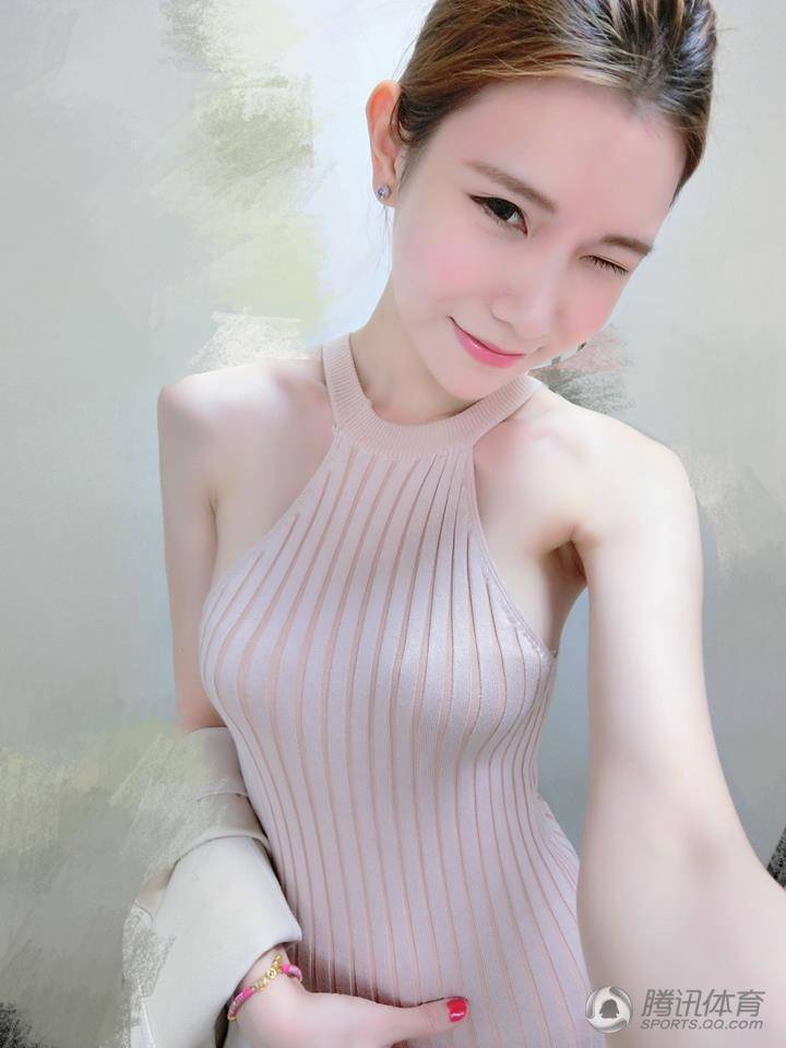 臺(tái)灣軟妹秀瑜伽走紅 網(wǎng)友：想當(dāng)陪練