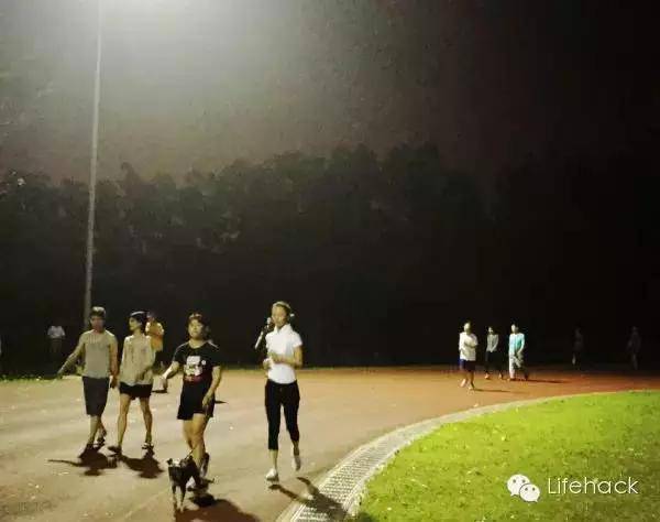 王珞丹曬性感腹肌照 最美馬甲線 王珞丹曬性感腹肌照 最美馬甲線