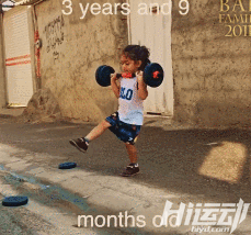 年僅4歲的“小姑涼”一身肌肉，競對(duì)父親下如此狠手！