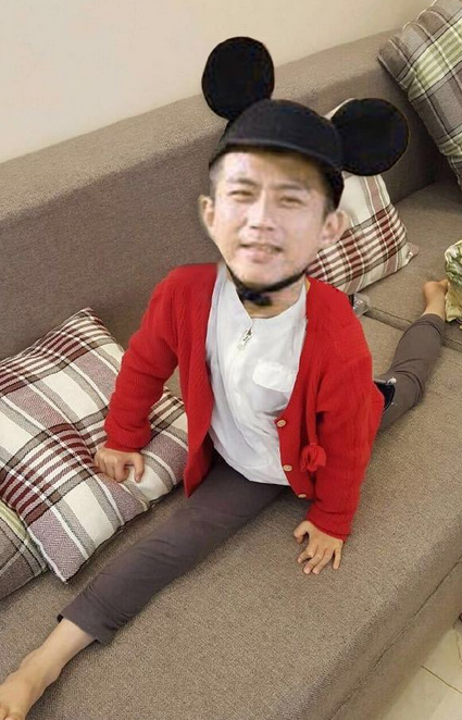 鄧超又來惡搞了 曬一大波PS版一字馬