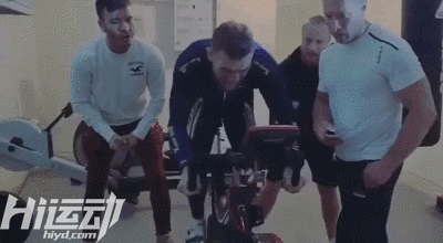 一個修理工靠女友養活幾年：苦練拳擊，冠軍金腰帶拿到手軟