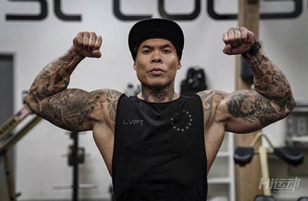 身高只有1.66，但肌肉比例很漂亮！一周5練訓練計劃分享