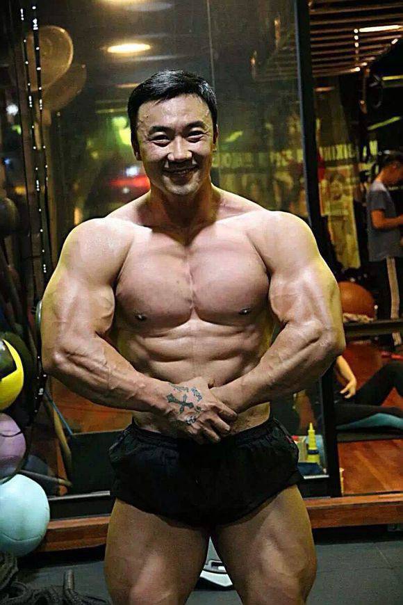 高顏值健身美女李藝琳的健身故事 高顏值健身美女李藝琳的健身故事