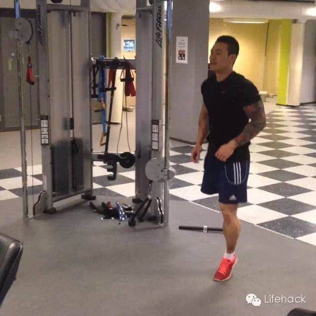 看了他的故事，你還有借口不健身嗎？