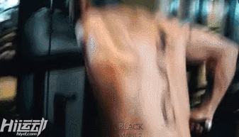 武打明星健身很霸道！占用他的器械，直接叫人滾開