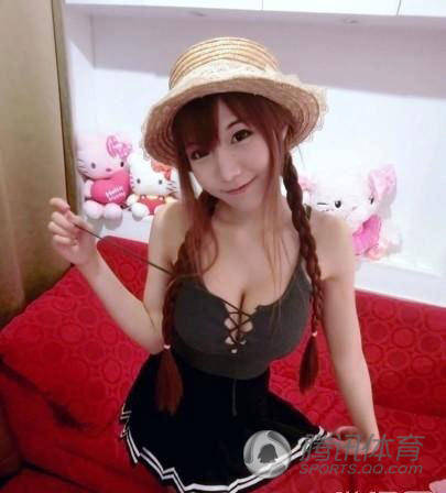 泰國(guó)主播棒糖妹曬私照 “球”賽又升級(jí)