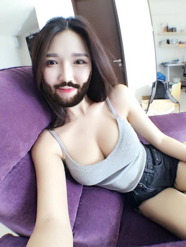 馬來西亞電競美女走紅 擁傲人胸器