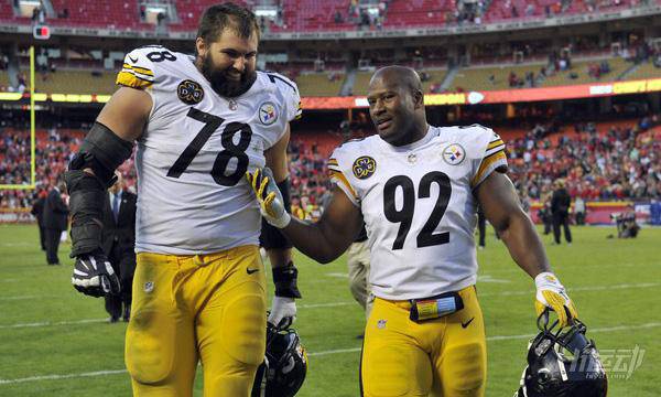 橄欖球運動為什么會經常腦震蕩？看完球員訓練！這跟撞車沒區別