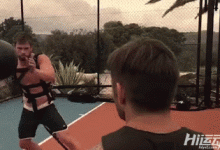 雷神3導(dǎo)演：“這一集你要跟綠巨人打架！”并丟給雷神一份健身計(jì)劃