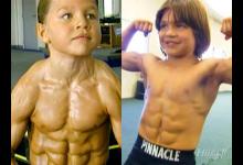 小巨人8歲臥推95公斤！每天600個俯臥撐，300次深蹲