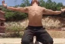 看搬磚小哥如何在工地健身 大寫的牛!