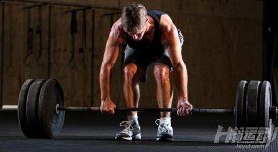 國外42歲阿姨泡在健身房，如今擁有不輸年輕人的身材