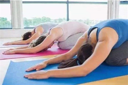 三組上班族減肥瑜伽，瘦身也能緩解工作壓力