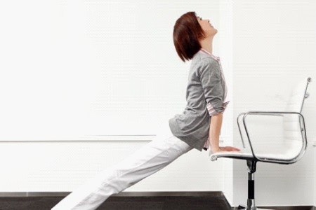 辦公室瑜伽頸椎保健操,動作簡單效果明顯-易網健康養生網 辦公室瑜伽頸椎保健操,動作簡單效果明顯