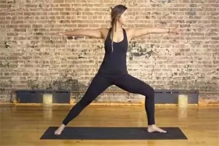 瑜伽的好處,四個瑜伽動作拯救你的頸椎-易網健康養生網 瑜伽的好處,四個瑜伽動作拯救你的頸椎