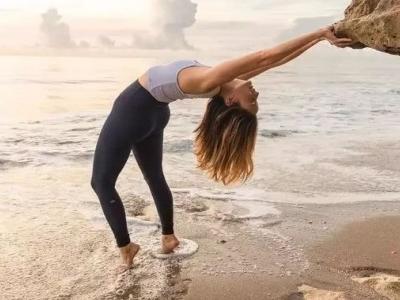 練瑜伽的好處多多,瘋狂瘦肚子,讓腿部的線條更緊致